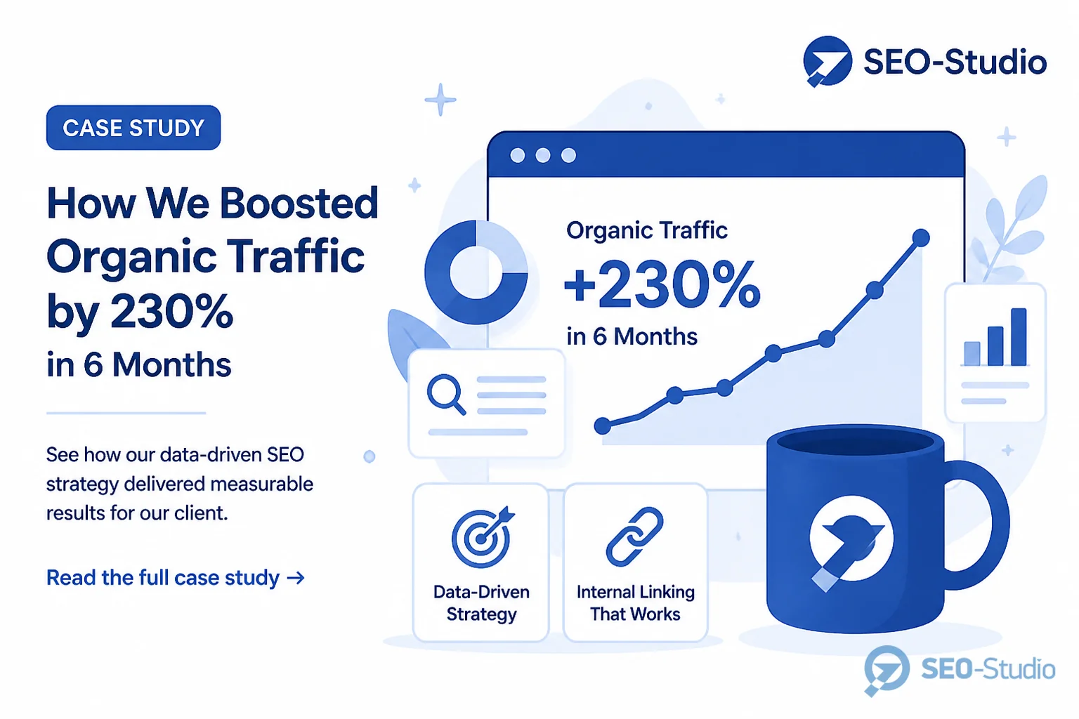 Ноутбук с SERP-результатами и стикерами ключевых фраз на столе